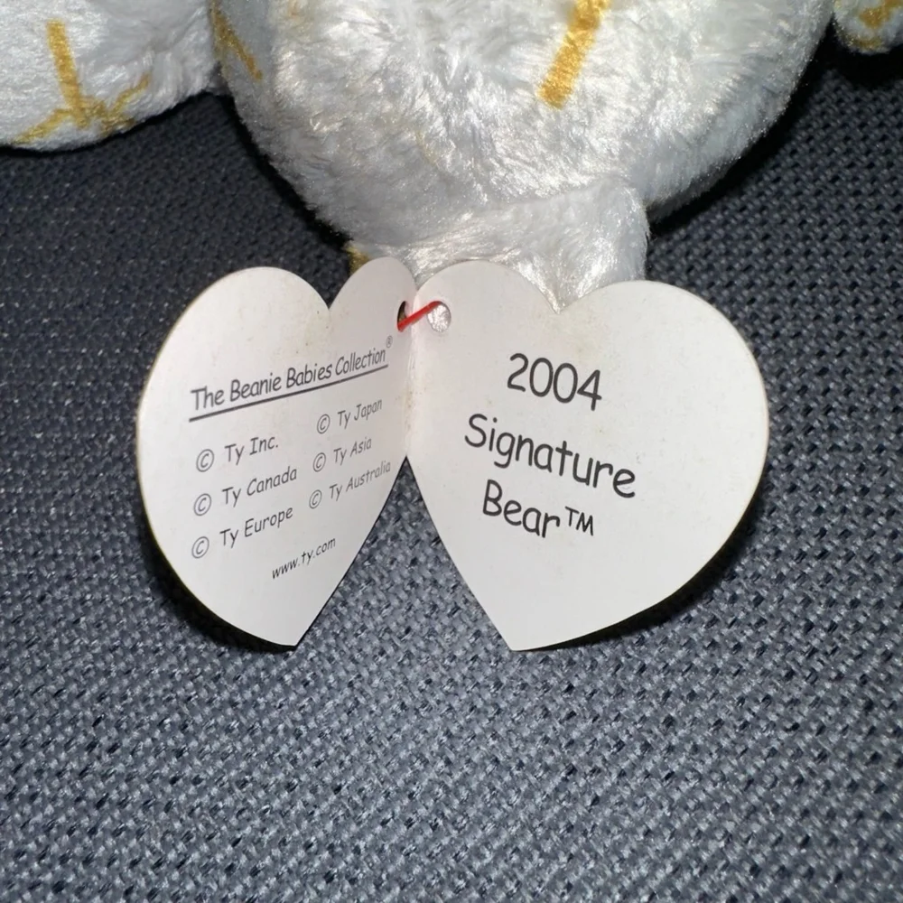 NWT! Ty Beanie Baby 2004 Signature Bear Original Gold & White P.E. Pellets